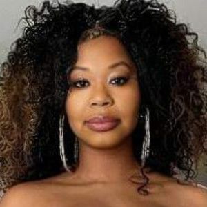 Meet your Posher, Dominique